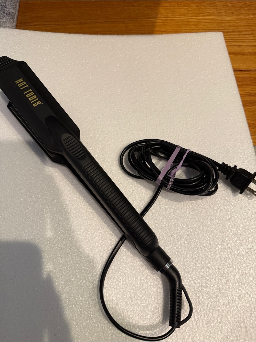 Hot Tools HT7107 Black Hair Straightener - Sleek Styling Iron